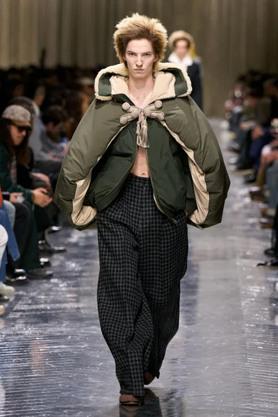 Look 12